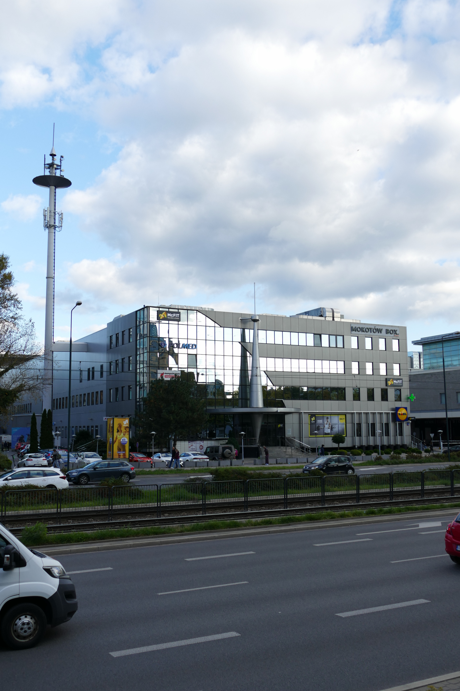 Zdjęcie architektury budynku 2000 Plaza (obecnie Mokotów Box)